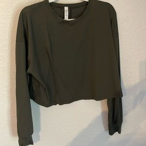 NWOT LULULEMON  LONG SLEEVE SHIRT